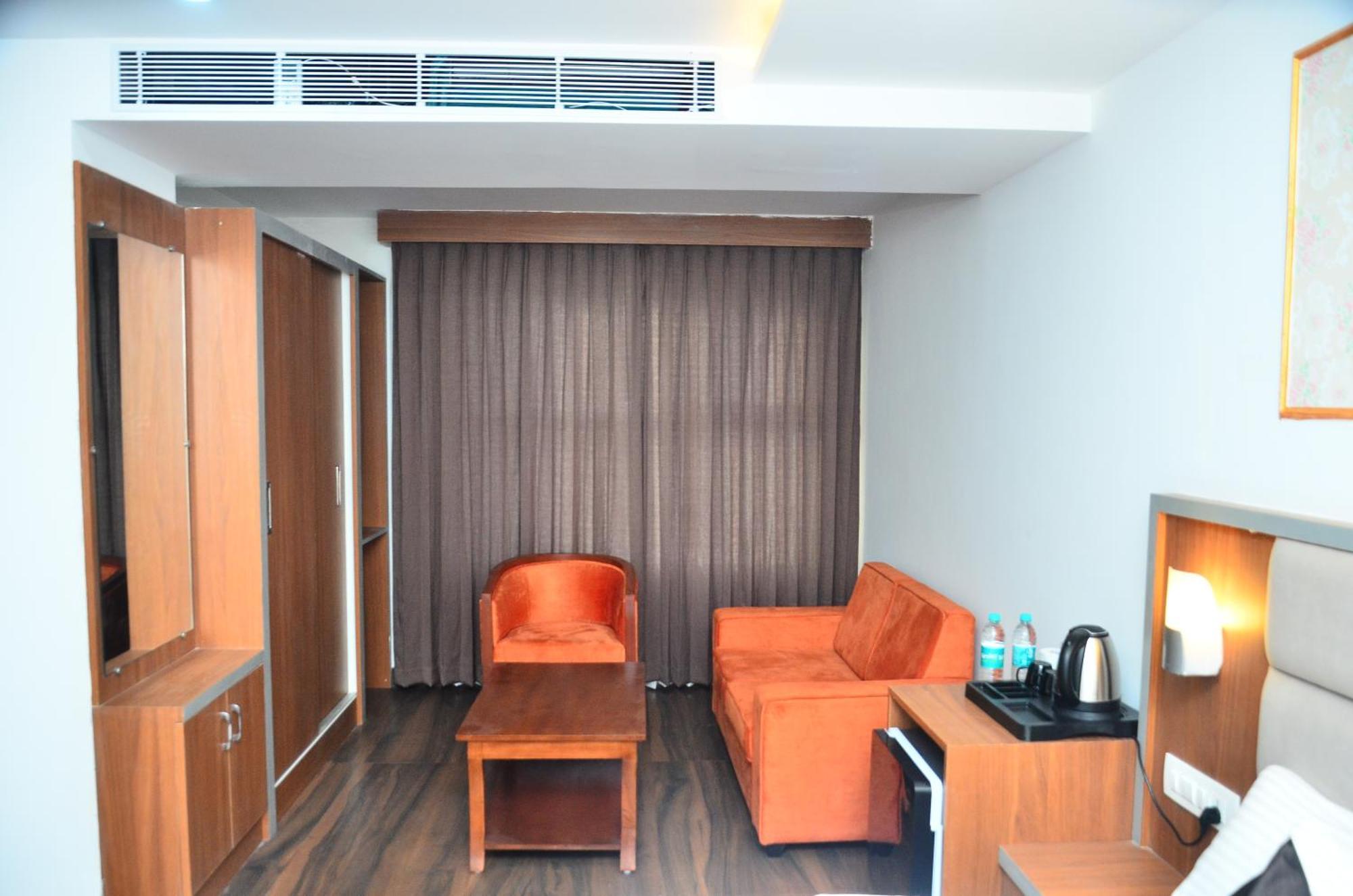 Hotel Eyrie Nest Bangalore Exterior foto