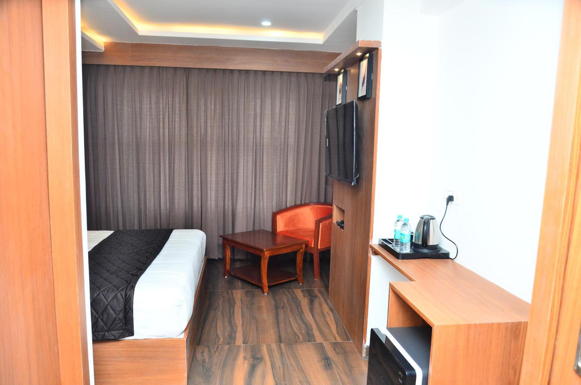 Hotel Eyrie Nest Bangalore Exterior foto
