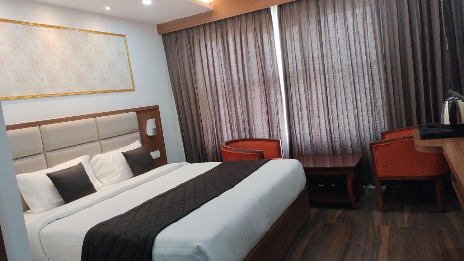 Hotel Eyrie Nest Bangalore Exterior foto